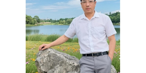 【小桥流水现代诗歌】《月暖寒檐》