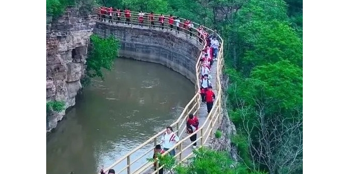 【徐东风散文】红旗渠