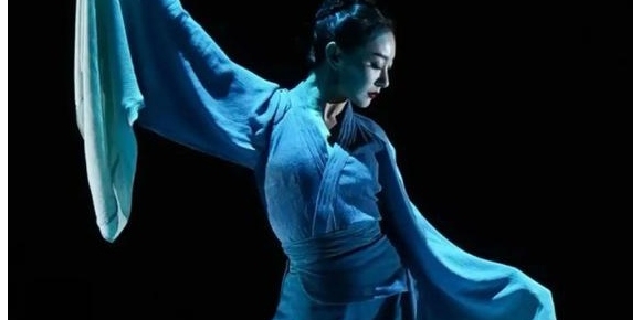 【徐东风诗歌】只此青绿之《青绿》