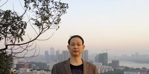 【周炜才诗词】鹧鸪天·青春在燃烧兼寄五四青年节