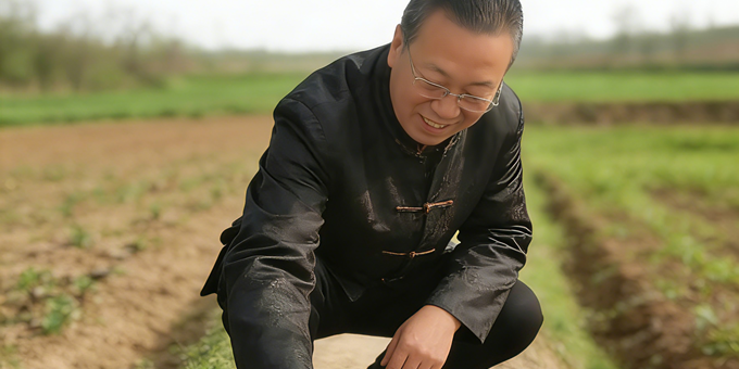 【洛沙随笔】跟上姚选富识百草之一百零十：田间识芝草