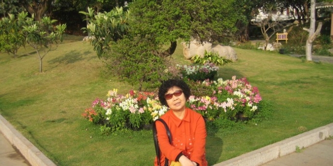 【秋枫随笔】 跟上西部文学网识百草