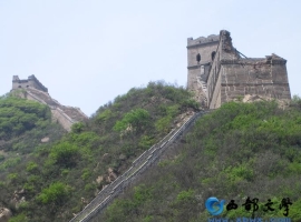 【秋枫诗歌】登八达岭残长城