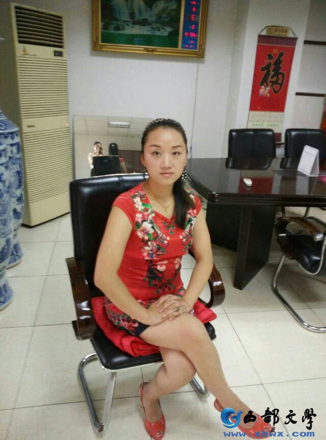 作者：程琳 笔名：东方兰琳，陕西商洛人，现居西安
