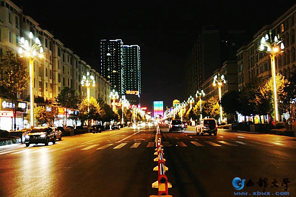城市的夜晚图片 (1).jpg