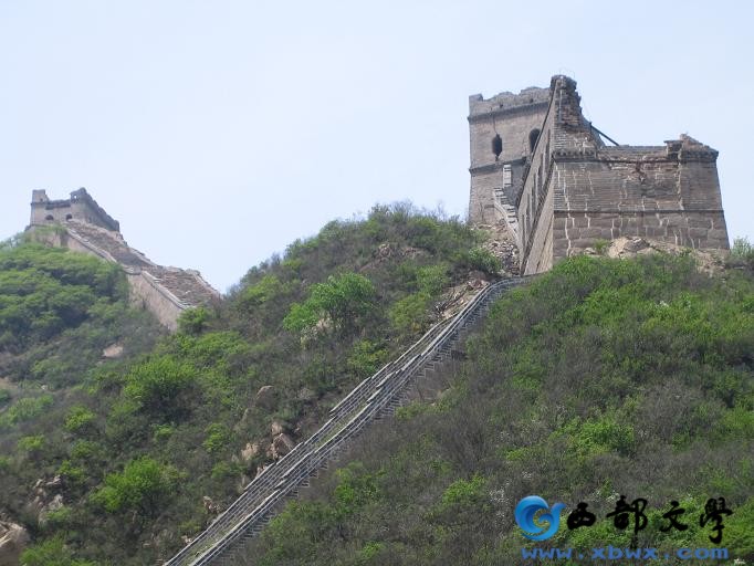 【秋枫诗歌】登八达岭残长城